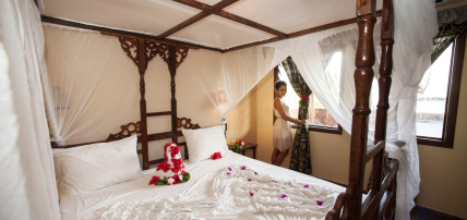 Combiné Jaz Amaluna 4* Adult Only +16 & Safari 2 nuits dans la réserve de Selous en avion, Séjour Tanzanie, Zanzibar par Ôvoyages Combiné Jaz Amaluna 4* Adult Only +16 & Safari 2 nuits dans la réserve de Selous en avion, Séjour Tanzanie, Zanzibar par Ôvoyages